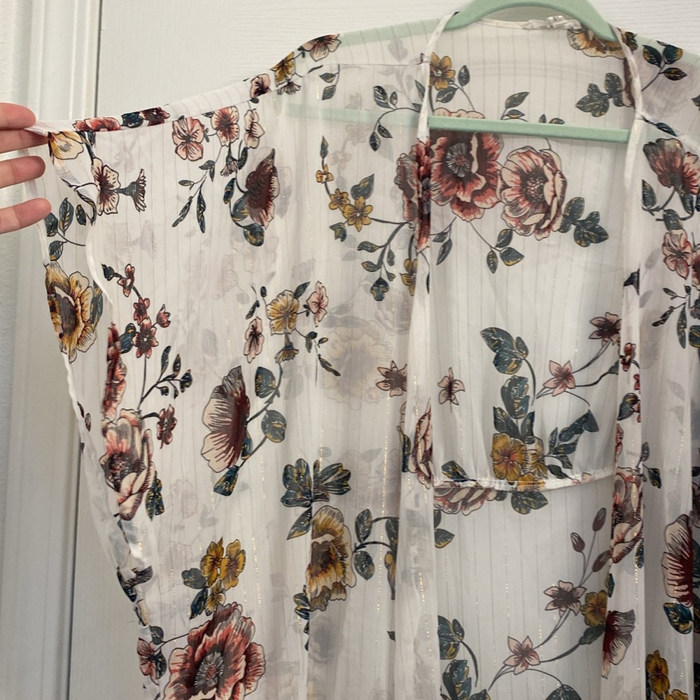 Gorgeous Kimono - Picture 3 of 6